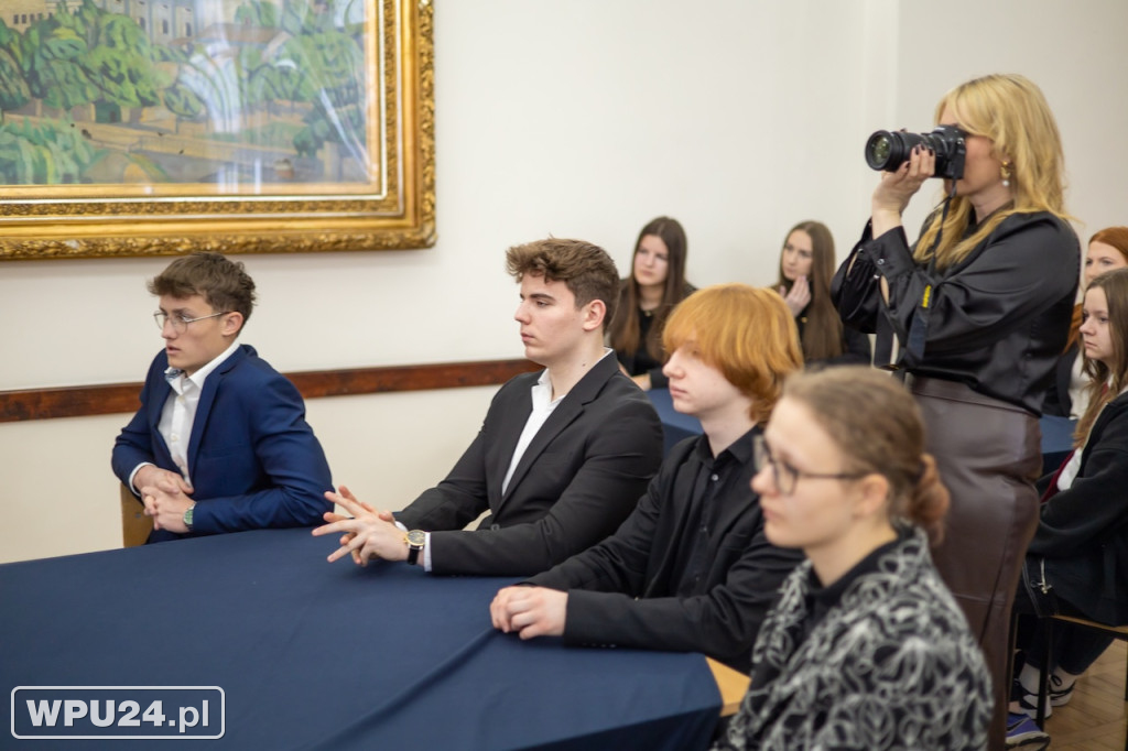 Uczniowie z Pułtuska dyskutowali z ministerm