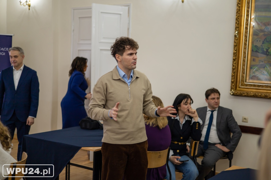 Uczniowie z Pułtuska dyskutowali z ministerm