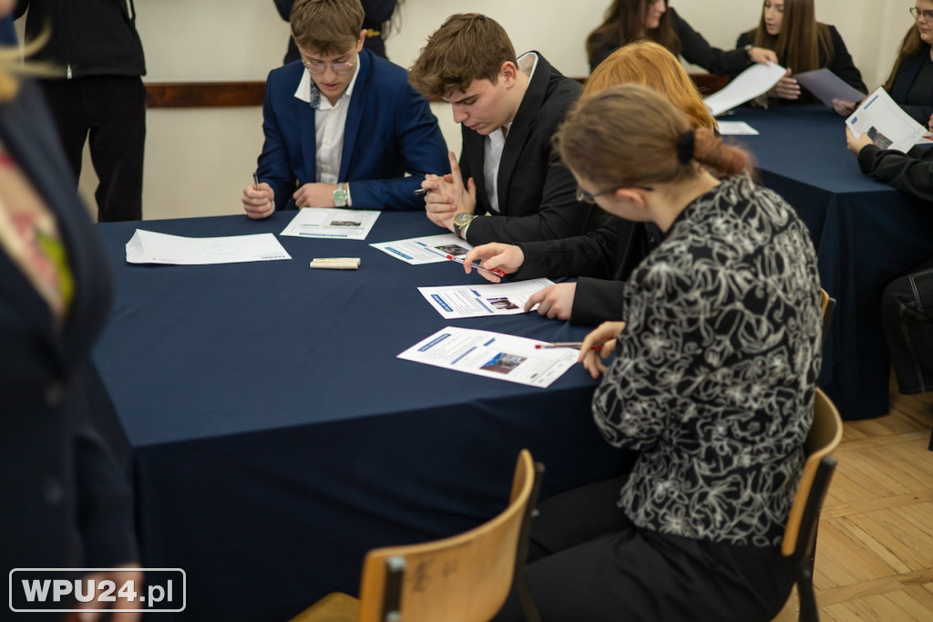 Uczniowie z Pułtuska dyskutowali z ministerm