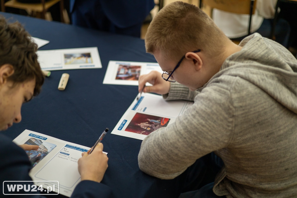 Uczniowie z Pułtuska dyskutowali z ministerm