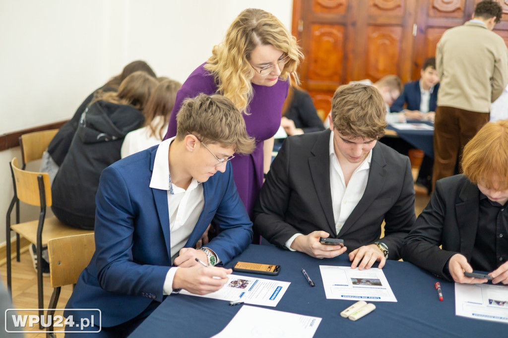 Uczniowie z Pułtuska dyskutowali z ministerm