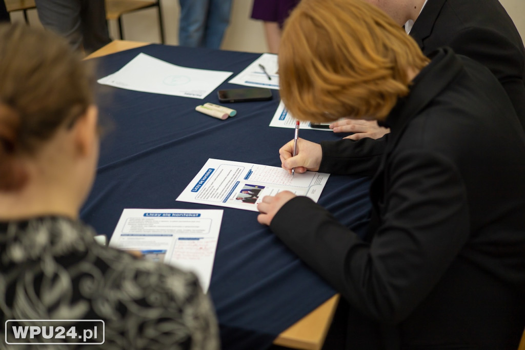 Uczniowie z Pułtuska dyskutowali z ministerm