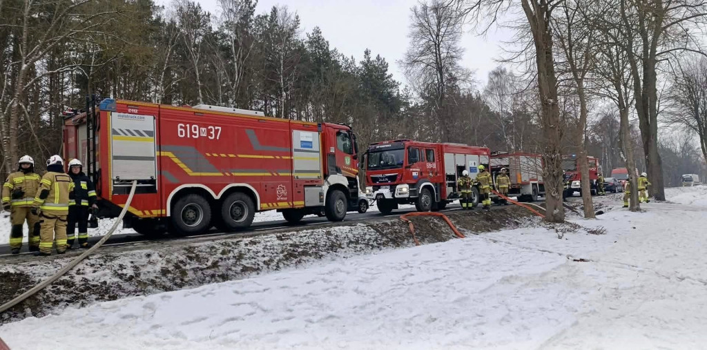 Pożar zakładu produkcyjnego i budynku biurowego