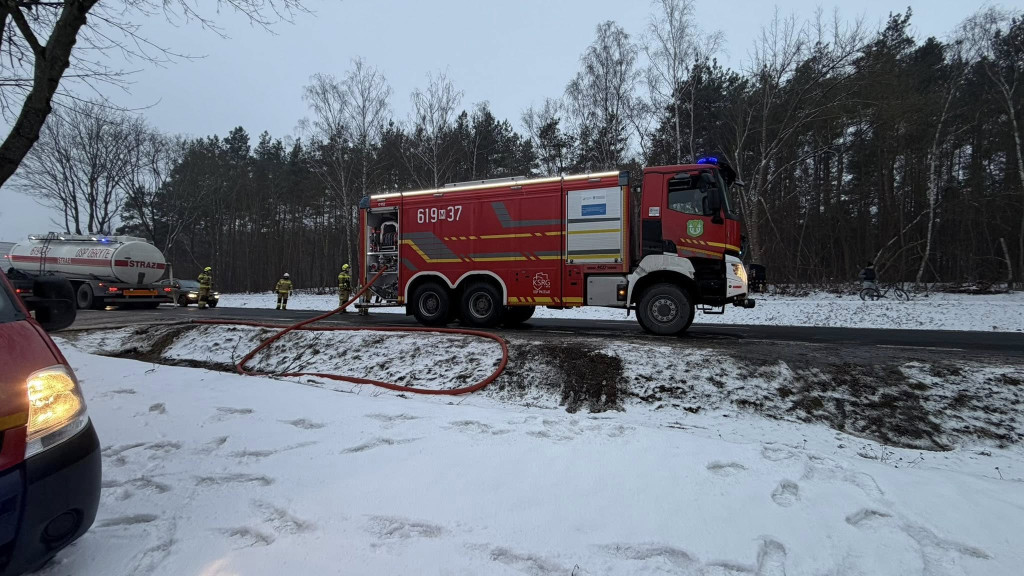 Pożar zakładu produkcyjnego i budynku biurowego