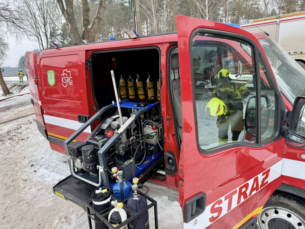 Pożar zakładu produkcyjnego i budynku biurowego