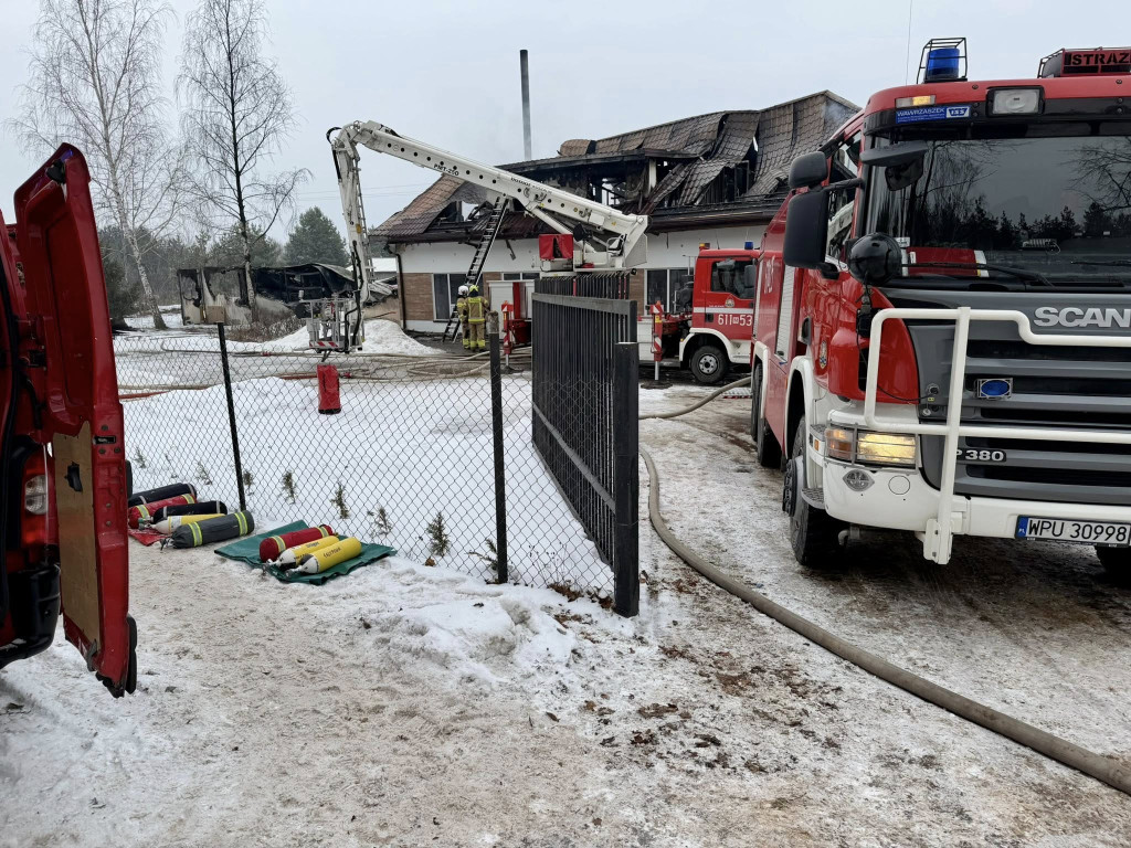 Pożar zakładu produkcyjnego i budynku biurowego
