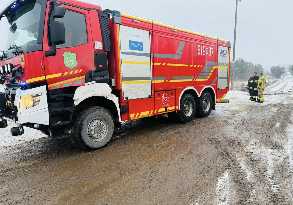 Pożar zakładu produkcyjnego i budynku biurowego