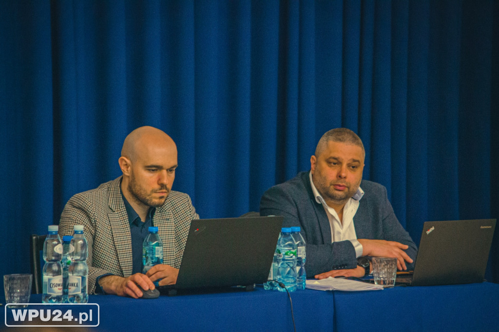 Konsultacje społeczne Kolej +