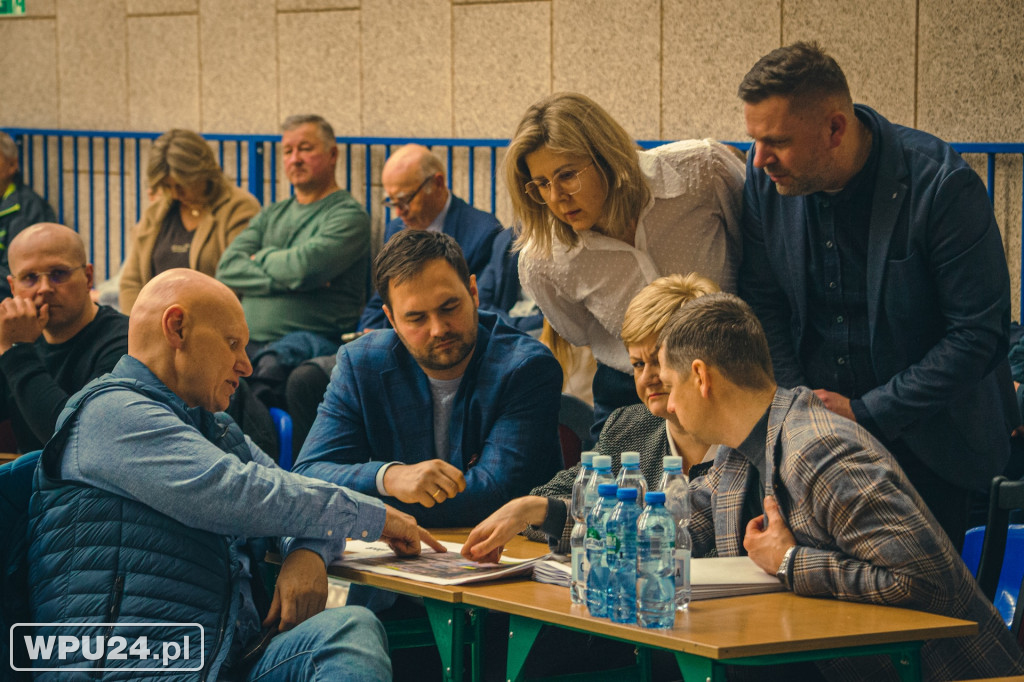 Konsultacje społeczne Kolej +