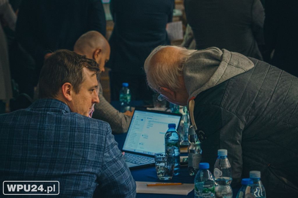 Konsultacje społeczne Kolej +