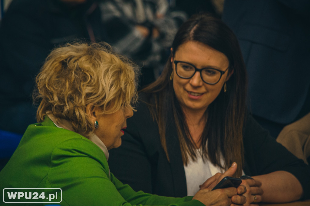 Konsultacje społeczne Kolej +