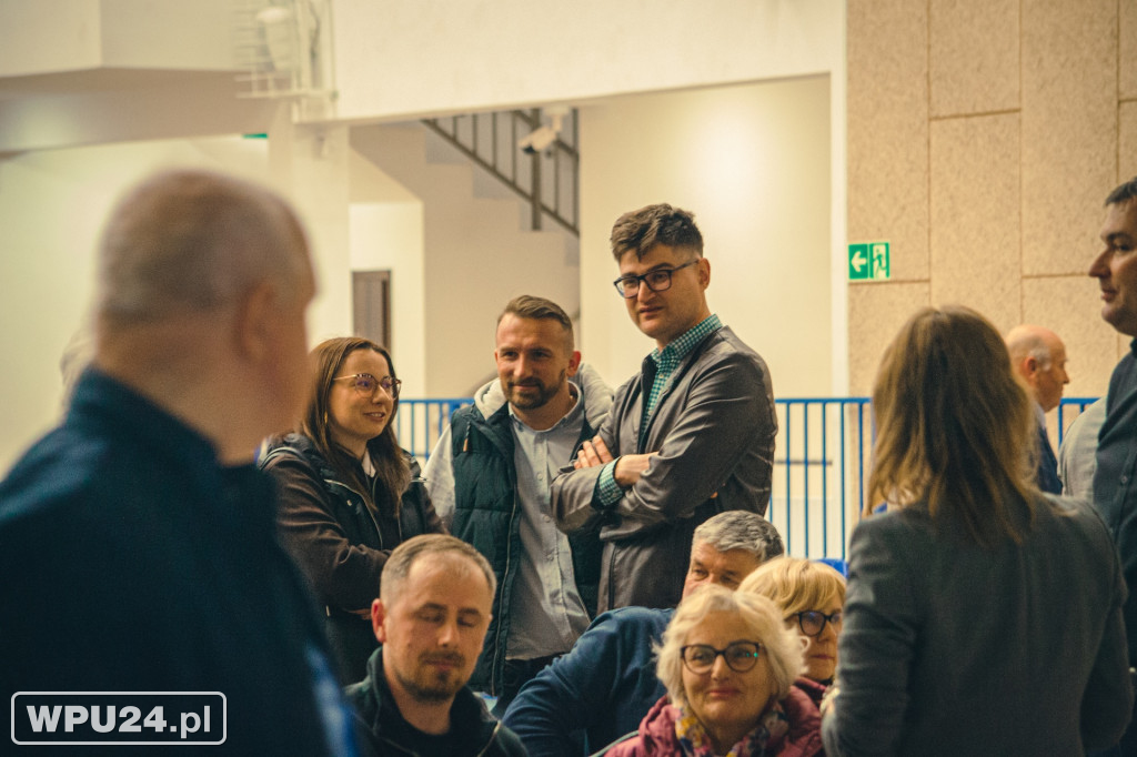 Konsultacje społeczne Kolej +