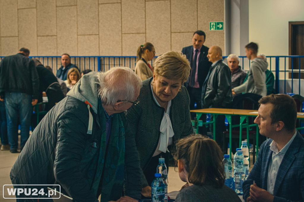 Konsultacje społeczne Kolej +