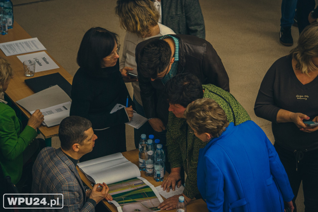 Konsultacje społeczne Kolej +