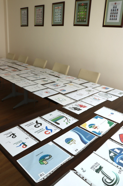 Nowe logo Powiatu  - prace Komisji