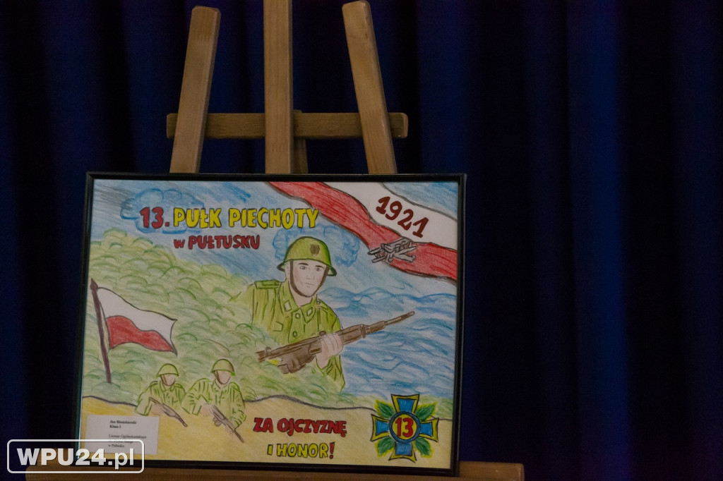Na renowację sztandaru 13. Pułku Piechoty