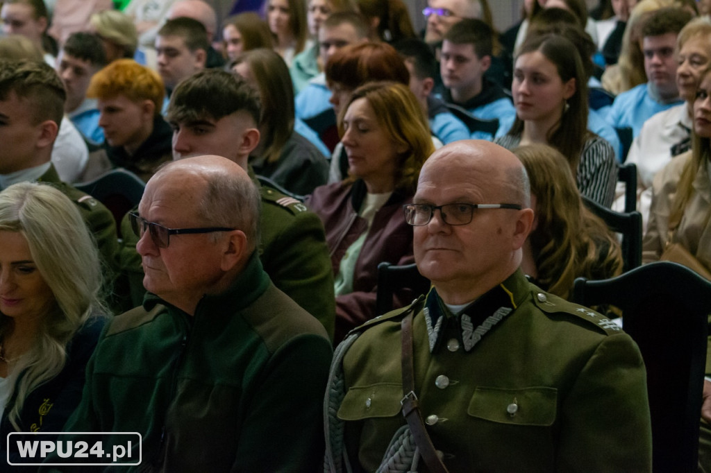 Na renowację sztandaru 13. Pułku Piechoty