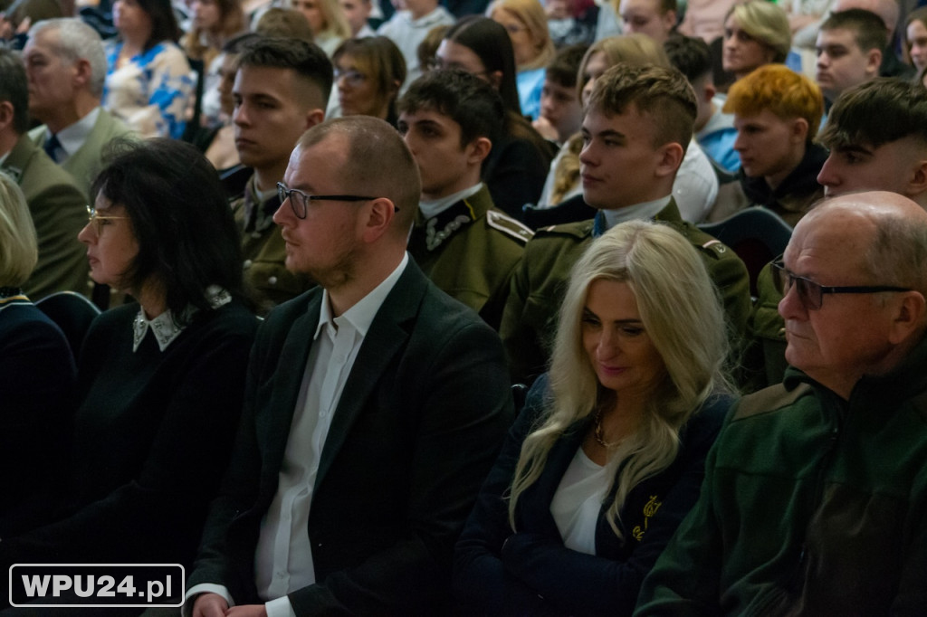 Na renowację sztandaru 13. Pułku Piechoty