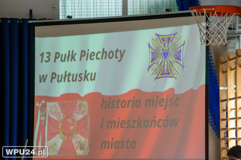 Na renowację sztandaru 13. Pułku Piechoty