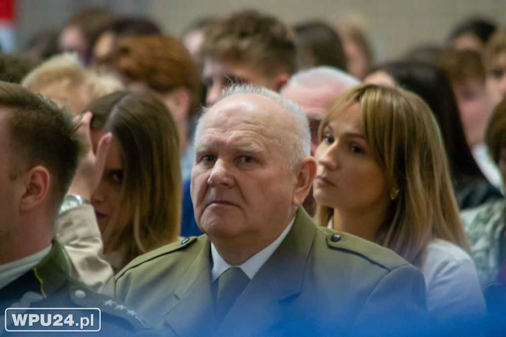 Na renowację sztandaru 13. Pułku Piechoty