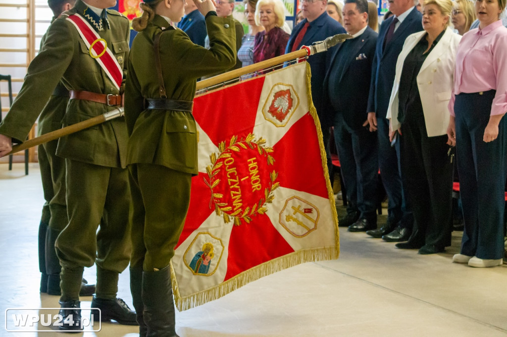 Na renowację sztandaru 13. Pułku Piechoty