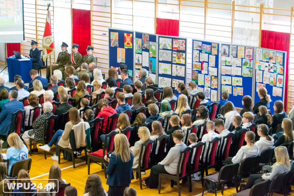 Na renowację sztandaru 13. Pułku Piechoty