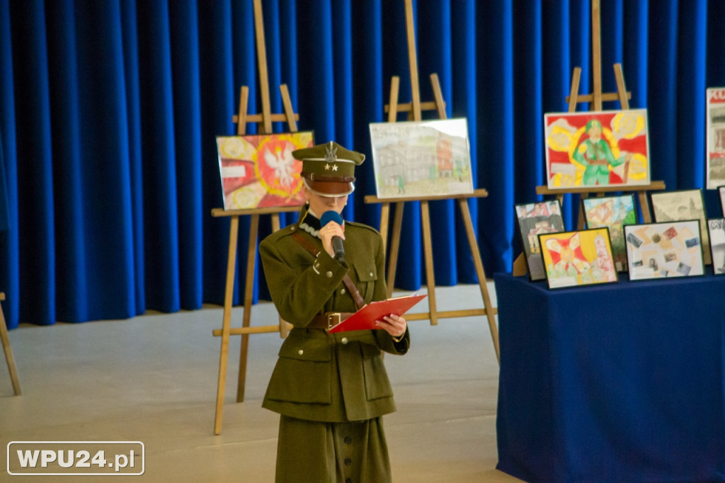 Na renowację sztandaru 13. Pułku Piechoty