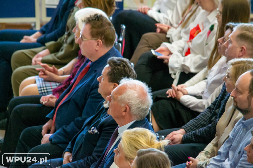 Na renowację sztandaru 13. Pułku Piechoty