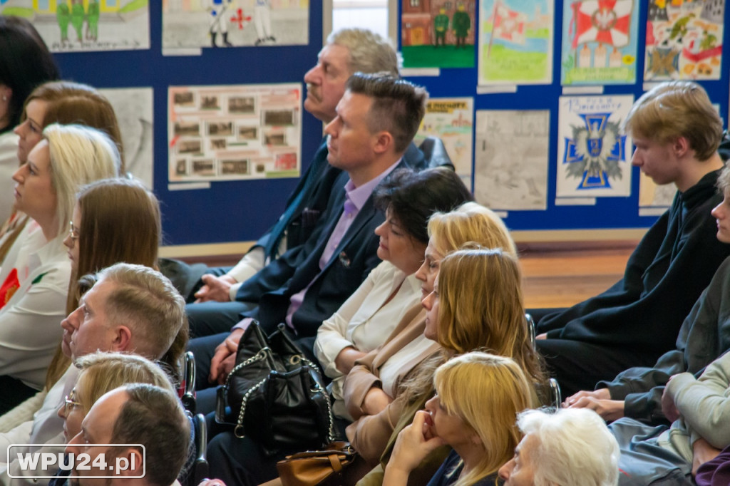 Na renowację sztandaru 13. Pułku Piechoty