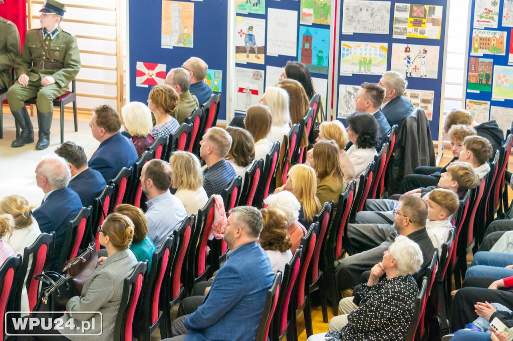 Na renowację sztandaru 13. Pułku Piechoty