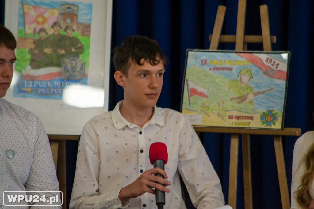 Na renowację sztandaru 13. Pułku Piechoty