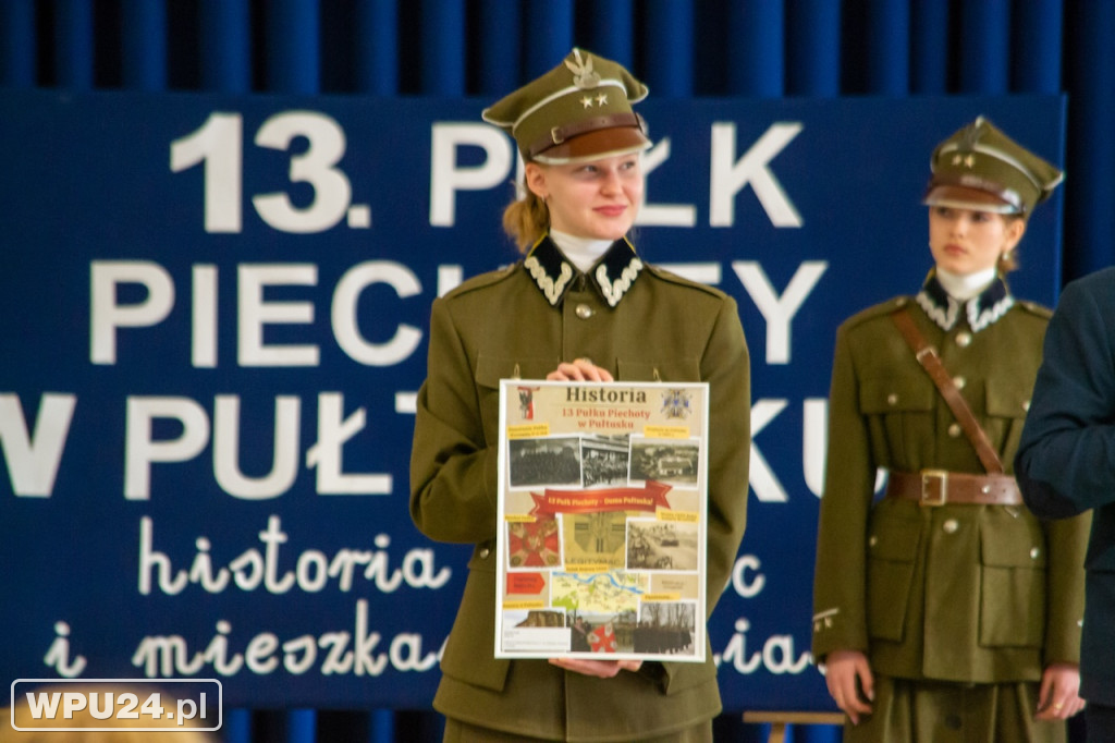 Na renowację sztandaru 13. Pułku Piechoty