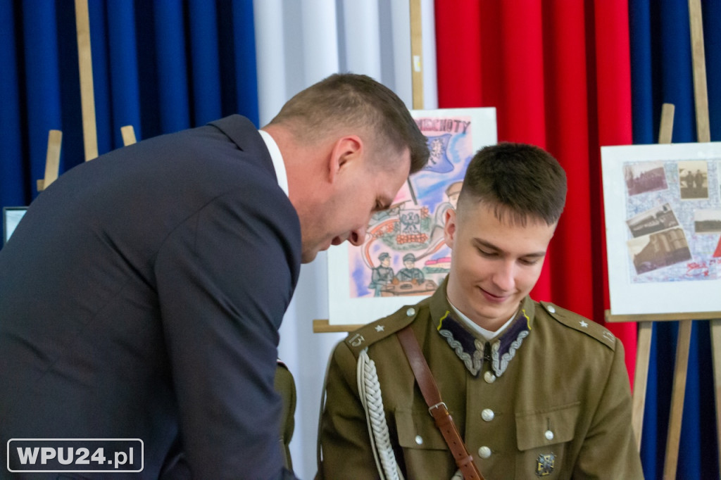 Na renowację sztandaru 13. Pułku Piechoty