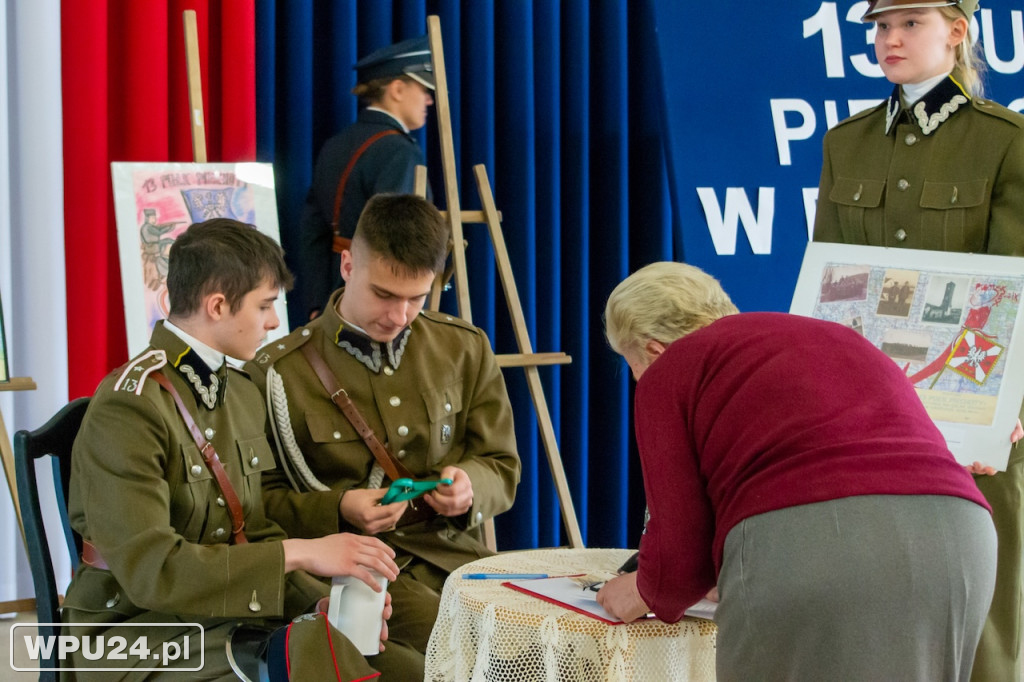Na renowację sztandaru 13. Pułku Piechoty