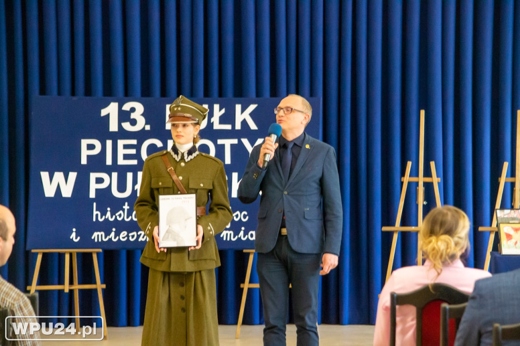 Na renowację sztandaru 13. Pułku Piechoty