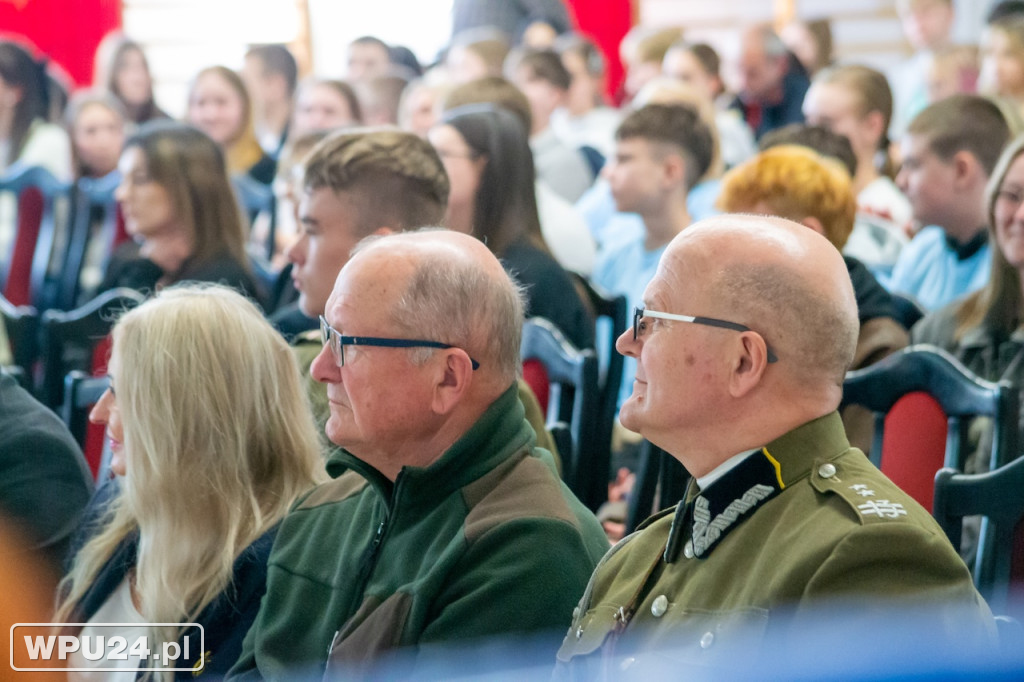 Na renowację sztandaru 13. Pułku Piechoty