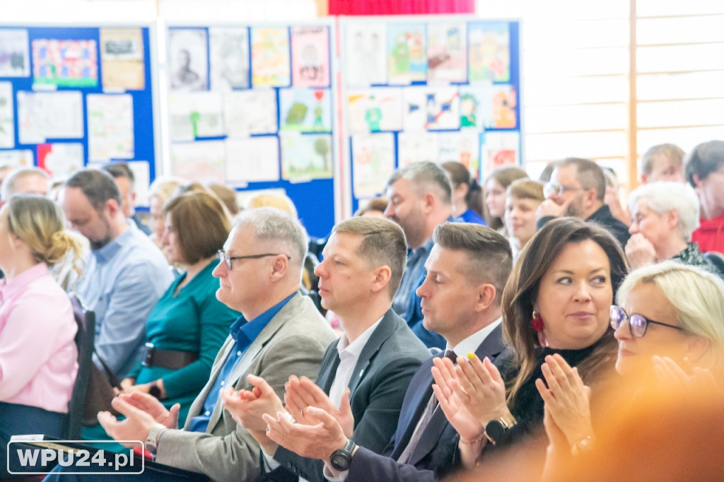 Na renowację sztandaru 13. Pułku Piechoty