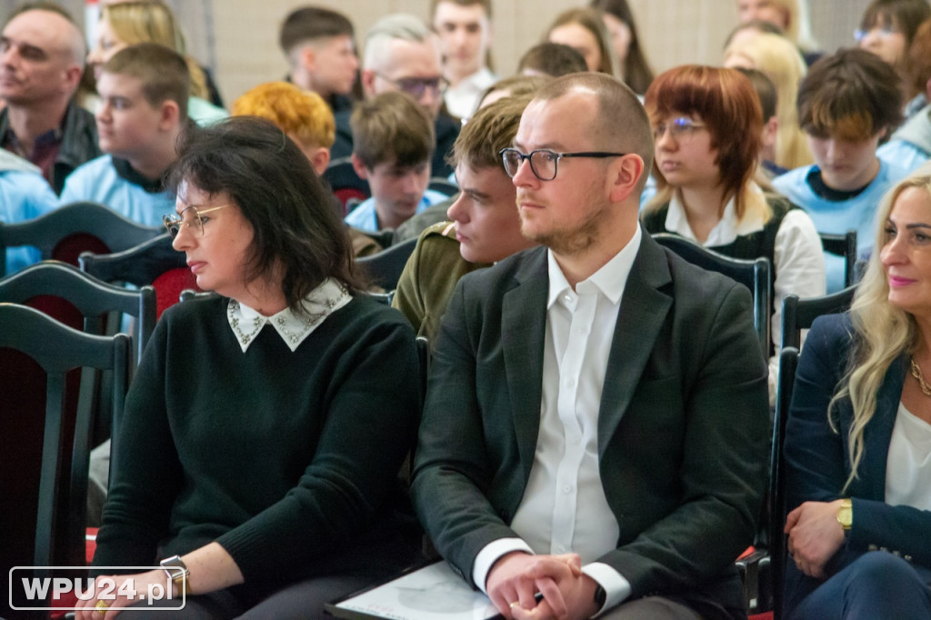 Na renowację sztandaru 13. Pułku Piechoty