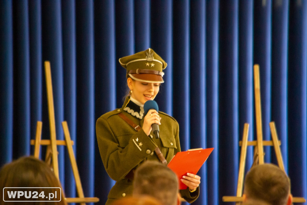 Na renowację sztandaru 13. Pułku Piechoty