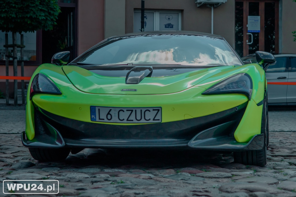 Lamborghini na pułtuskim Rynku