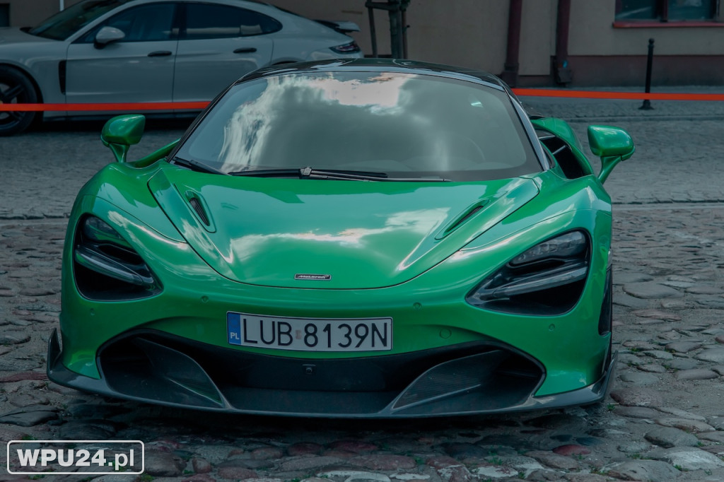 Lamborghini na pułtuskim Rynku