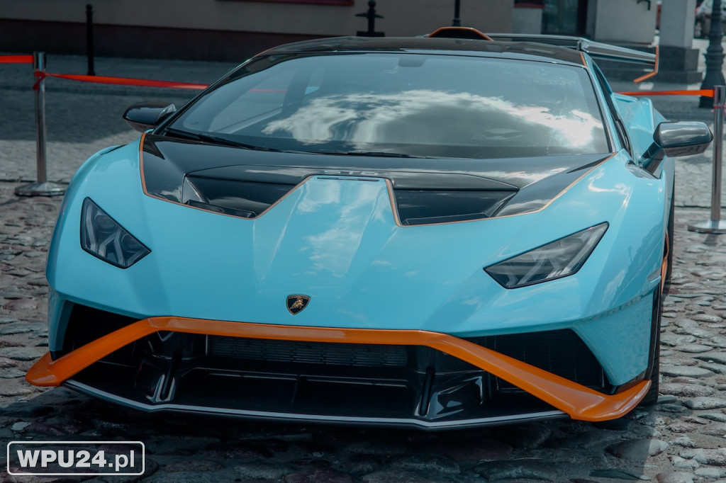 Lamborghini na pułtuskim Rynku