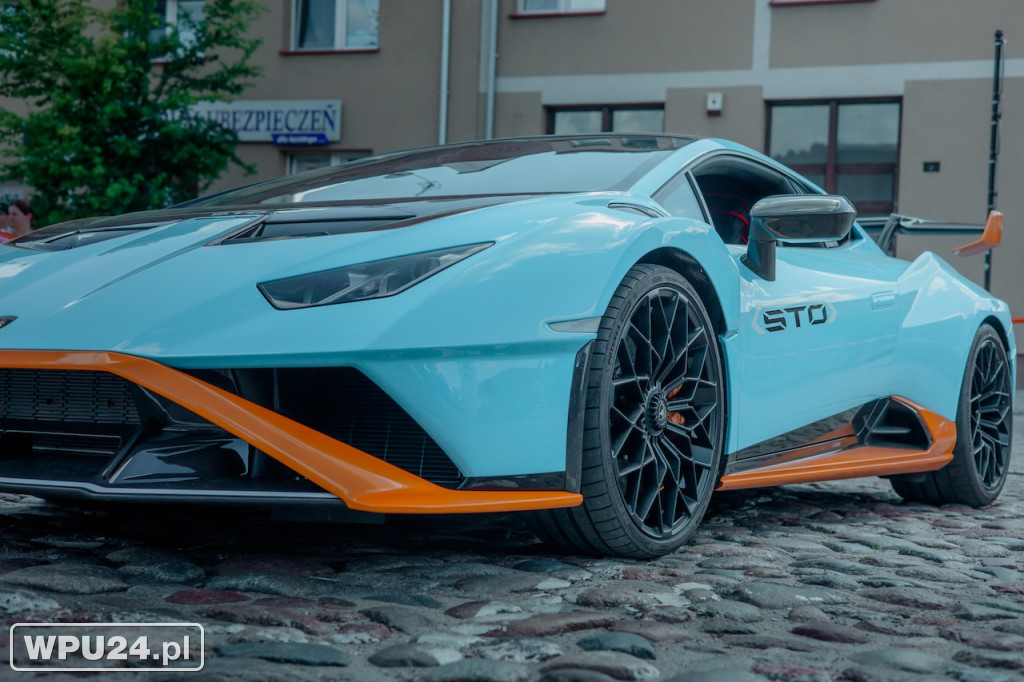 Lamborghini na pułtuskim Rynku