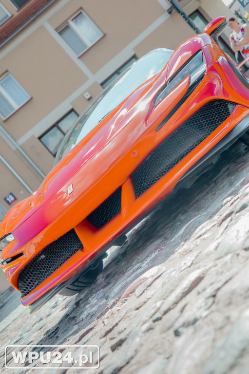 Lamborghini na pułtuskim Rynku