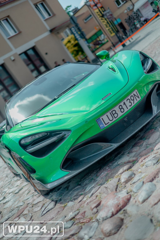 Lamborghini na pułtuskim Rynku
