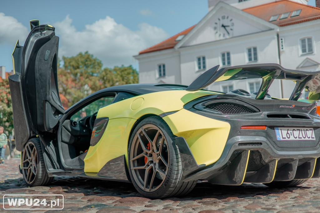 Lamborghini na pułtuskim Rynku