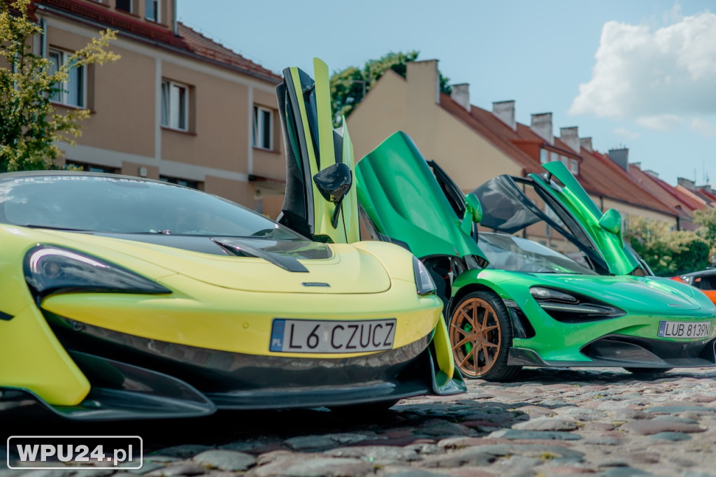 Lamborghini na pułtuskim Rynku