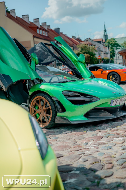 Lamborghini na pułtuskim Rynku