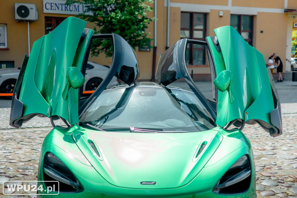 Lamborghini na pułtuskim Rynku