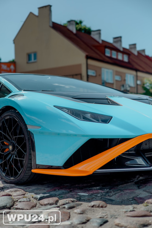 Lamborghini na pułtuskim Rynku